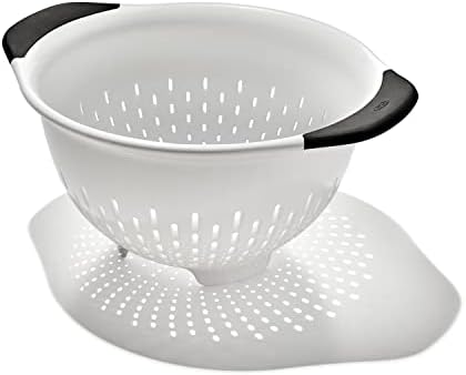 OXO Good Grips 3 qt Colander with Handle
