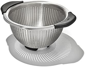 OXO Good Grips Stainless Steel 3 qt28L Colander with Non-Slip Handles