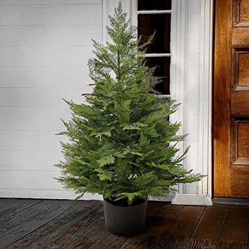 Artificial Cypress Tree with Realistic Branches