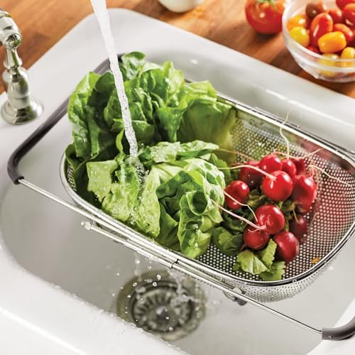 Effortlessly Straining with Rachael Rays Over-the-Sink Colander