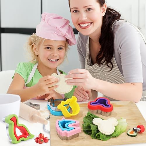 4 Piece Sandwich Cutter and Sealer Set with Dinosaur Circle Flower Shapes