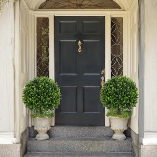 Lifelike Boxwood Topiary Balls for Outdoor Use