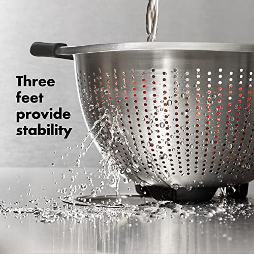 OXO Good Grips Stainless Steel 3 qt28L Colander with Non-Slip Handles