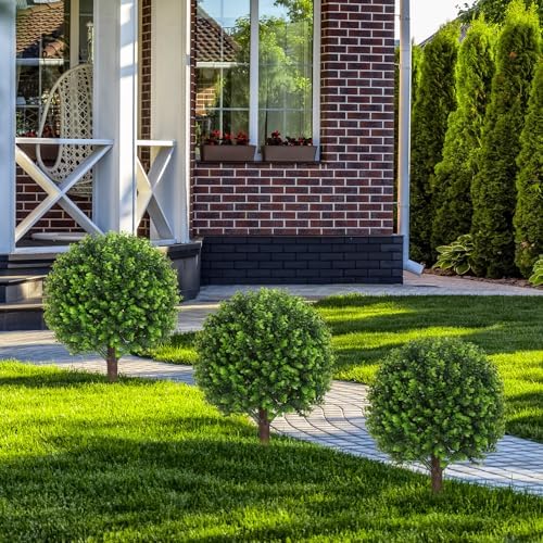 Lifelike Boxwood Topiary Balls for Outdoor Use